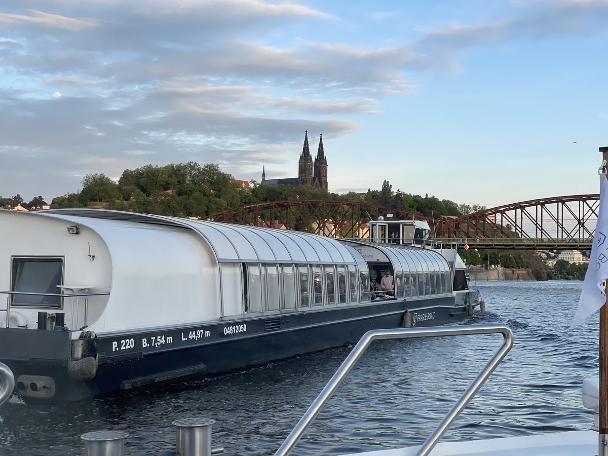Firemní večírek – Praha, Vltava