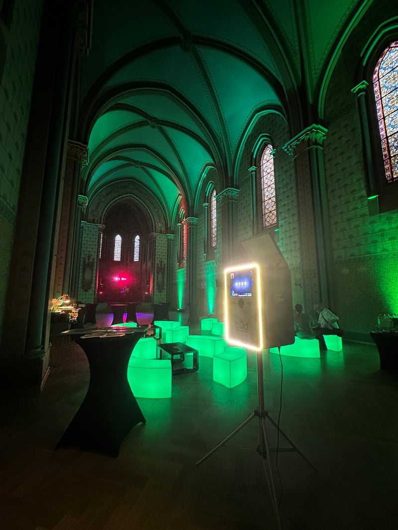 Party – Sacré-Cœur, Prague